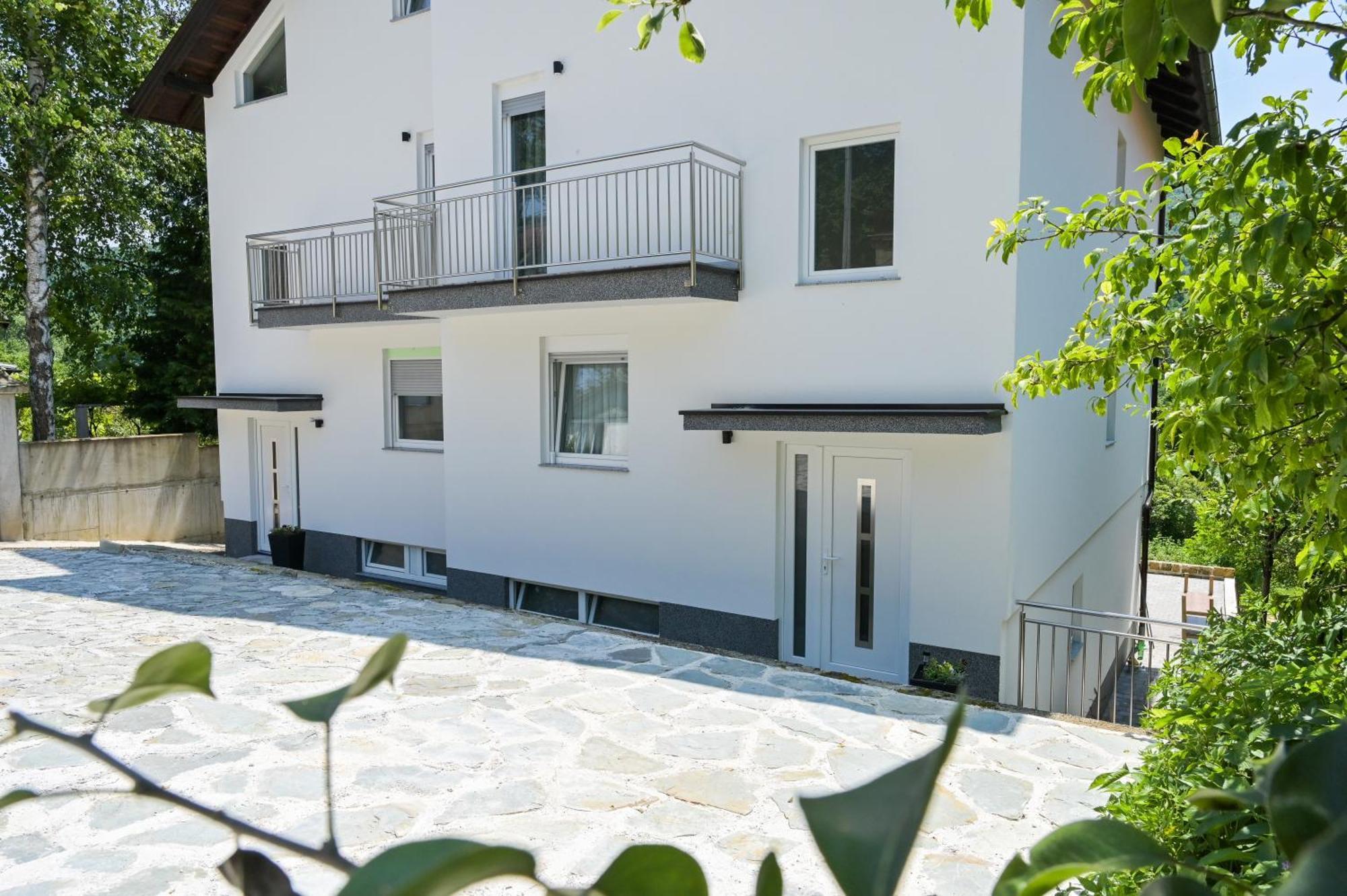 Villa Anita Яйце Екстер'єр фото